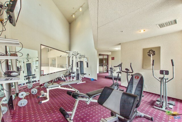 Building Photo - Palm Springs Village Racquet Club 2 bedroo...