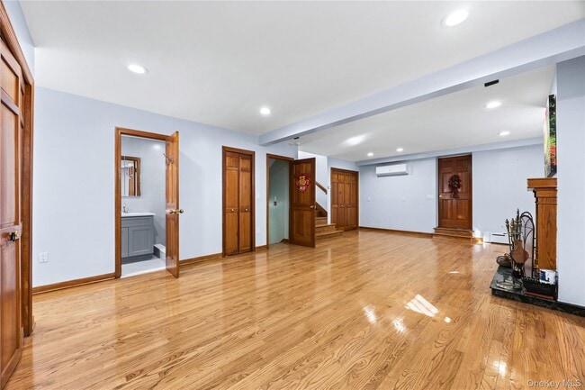 Building Photo - 45-76-76 Browvale Ln