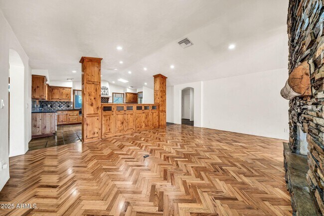 Building Photo - 4531 E Quartz Mountain Rd