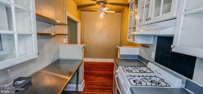 Building Photo - 1954 Columbia Rd NW