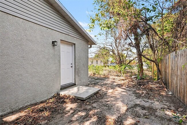 Building Photo - 3605 Temple St