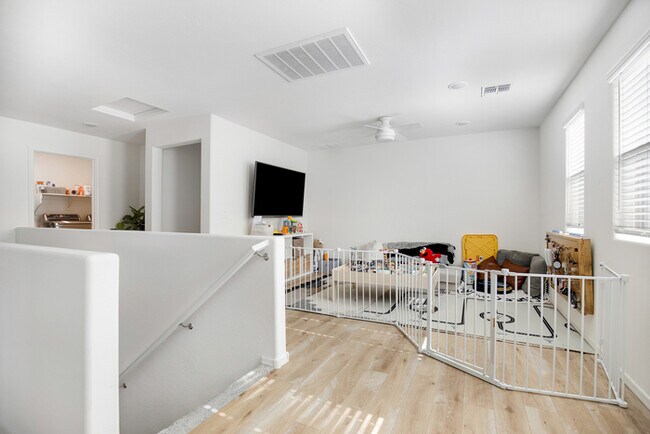 Building Photo - 6815 N 88th Dr