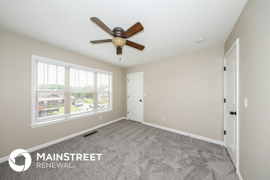 Building Photo - 725 Starlite Dr