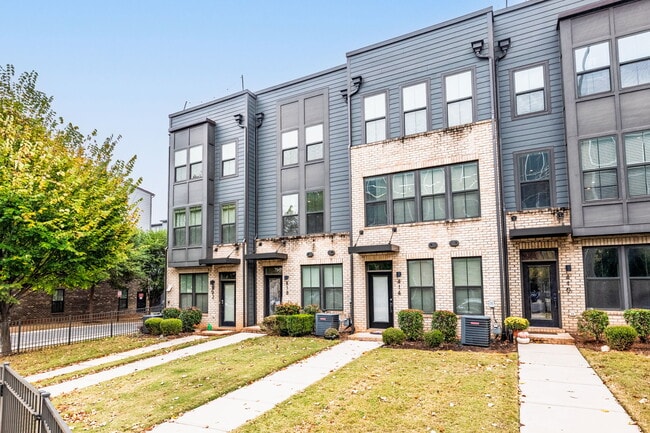 Building Photo - 418 W Tremont Ave