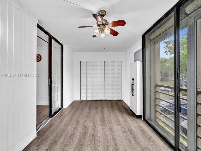 Building Photo - 20381 NE 30th Ave