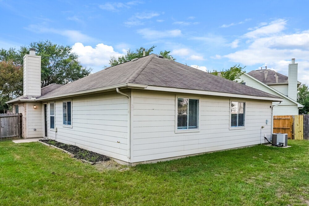 Building Photo - 1842 Strongs Ct