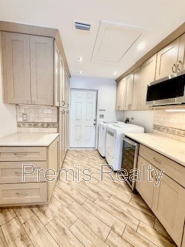 Building Photo - 1770 Braxton Bragg Ln