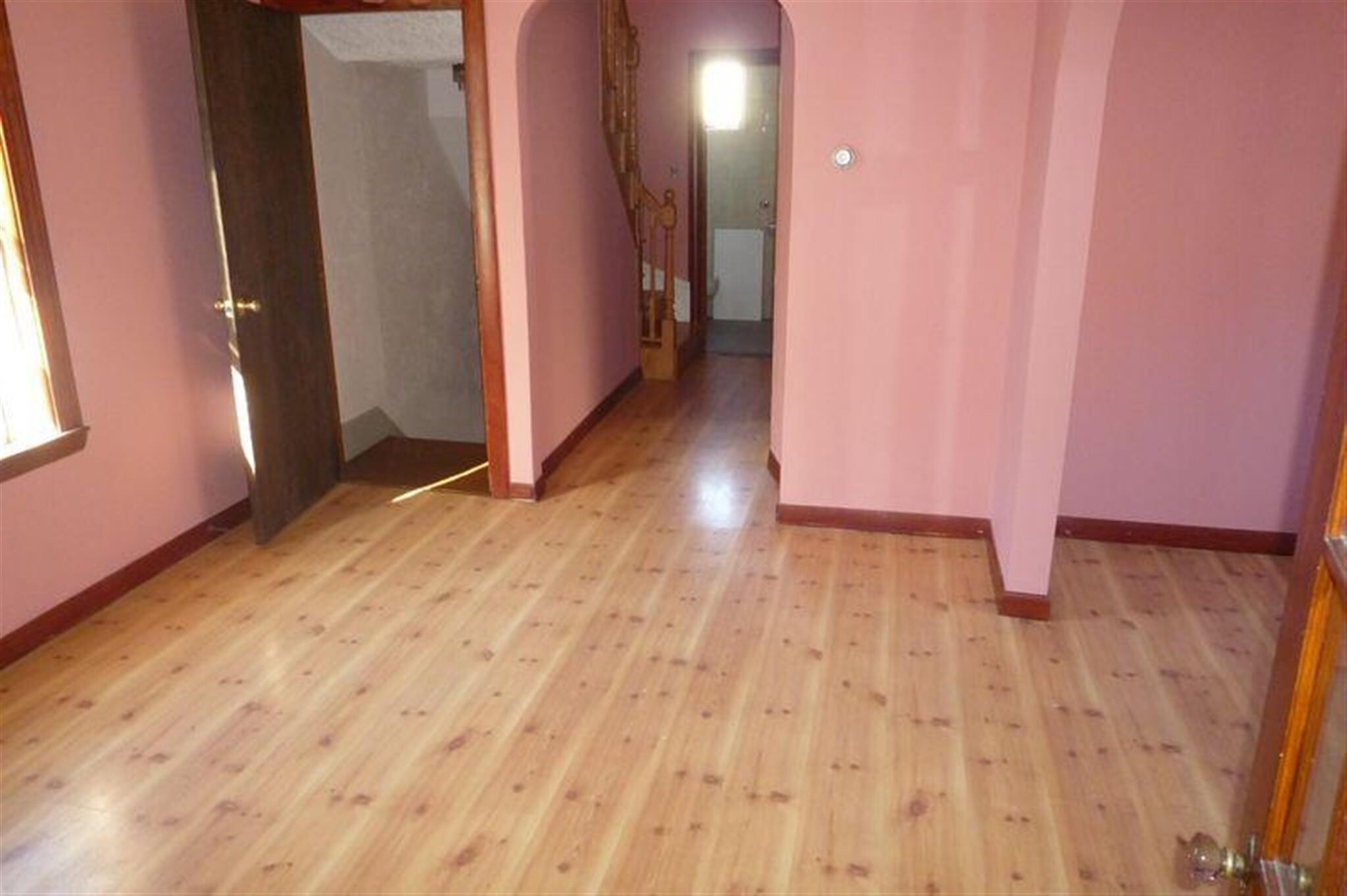 Building Photo - 569 Main St