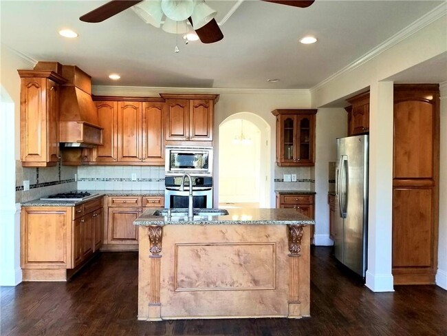 Building Photo - 3306 Chastain Ridge Dr