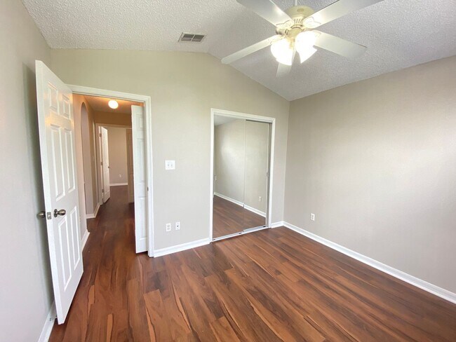Building Photo - View this home today and Move in July 3rd!...