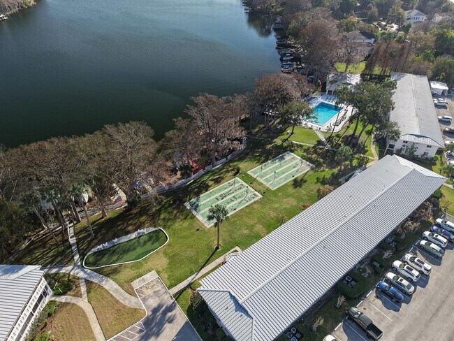Building Photo - Lake Maitland Living | Mid-Century Charm
