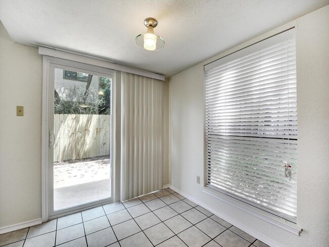 Building Photo - 6521 Hart Ln