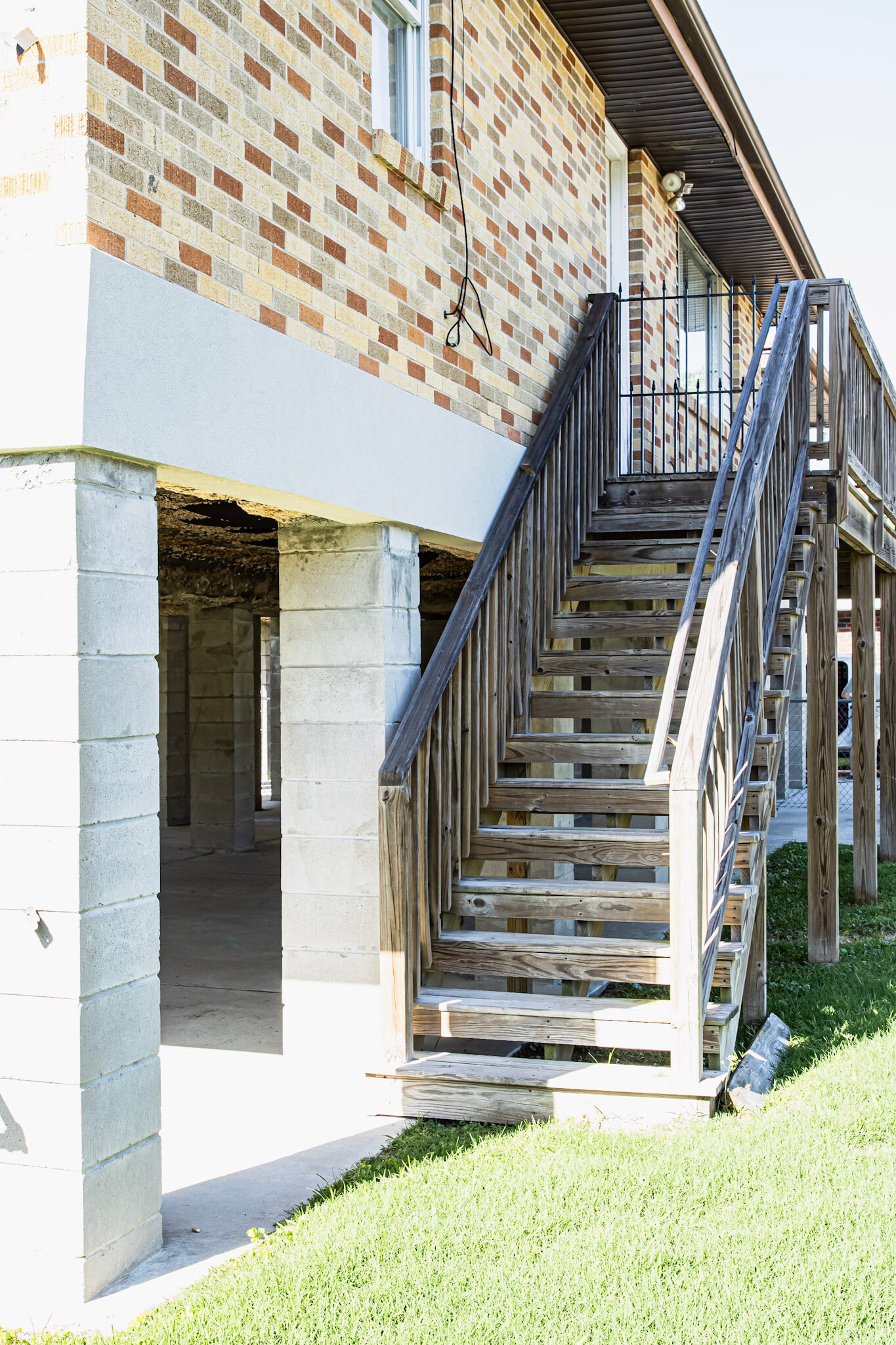 Building Photo - 4972 Matherne St