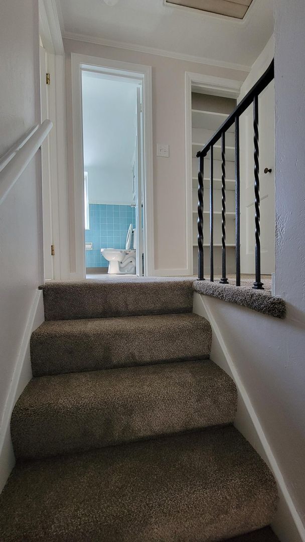 Building Photo - Spacious Three Bedroom Home