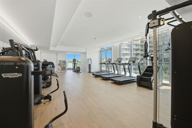 Building Photo - 175 SE 25th Rd