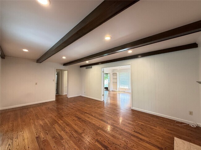 Building Photo - 1133 Westmoor Pl