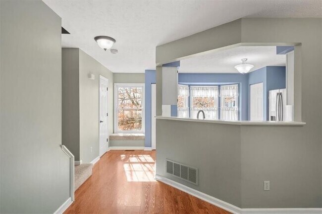 Building Photo - 102 Westbrooke Ln