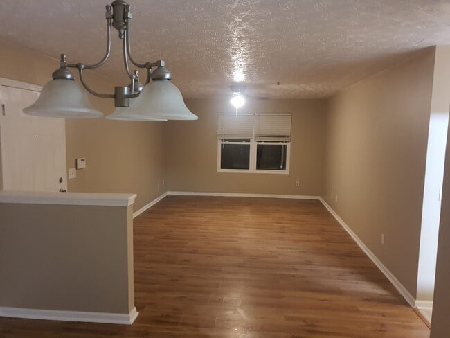 Building Photo - 5104 Fairington Ridge Cir