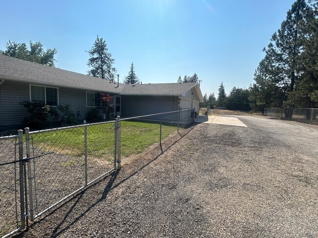 Building Photo - 9020 N Nine Mile Rd