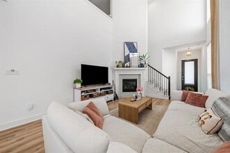 Building Photo - 1136 Queensdown Wy