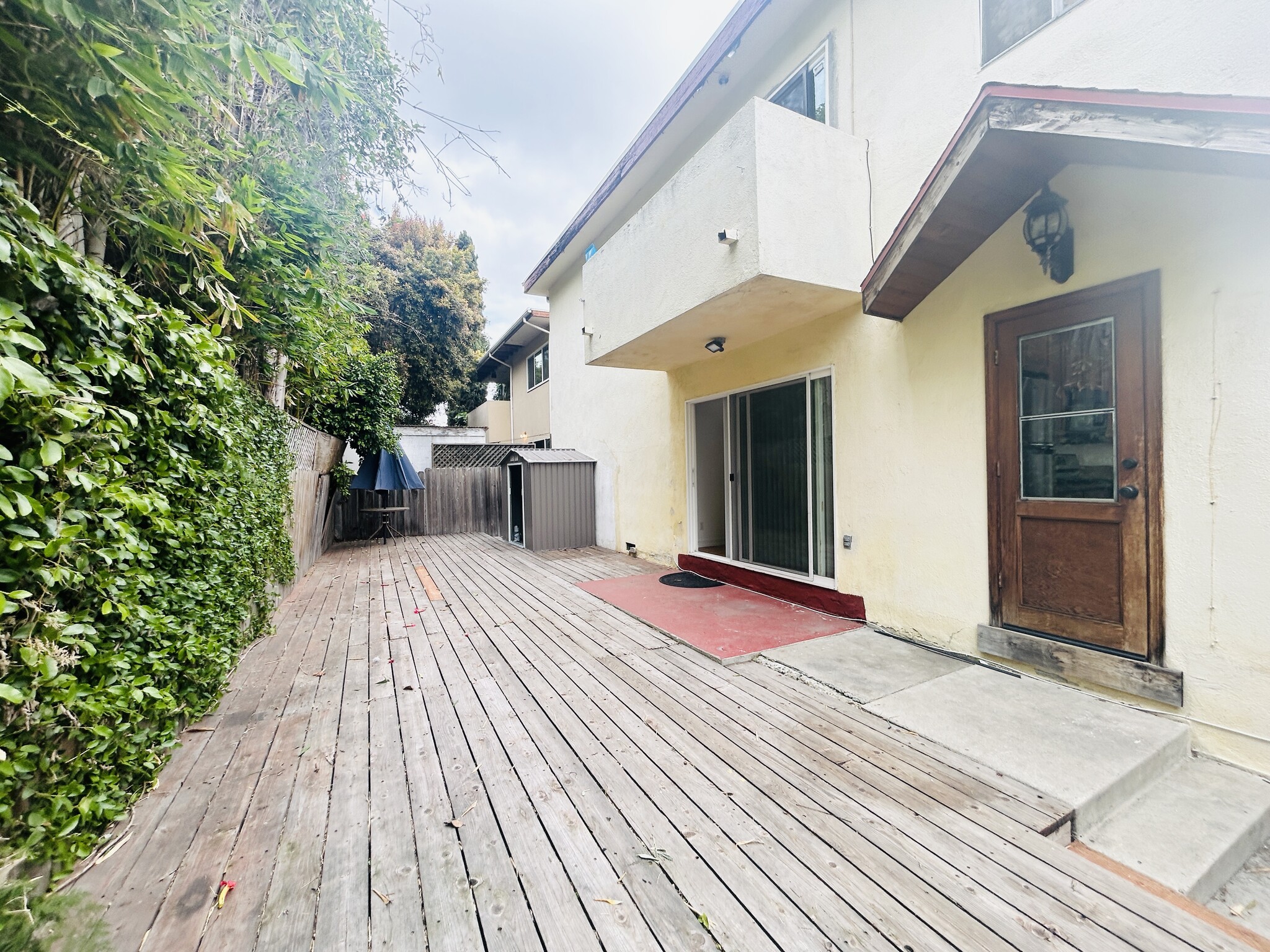 Building Photo - 3645 Kelton Ave