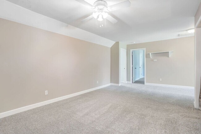 Building Photo - 829 Nease Rd