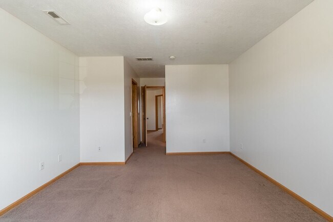 Building Photo - 7200-7204 Dorchester