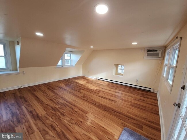 Building Photo - 228 Crawford Ave