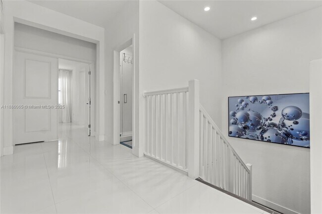 Building Photo - 14841 SW 39th Terrace