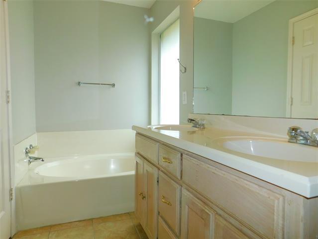 Building Photo - 1008 Bayfield Dr