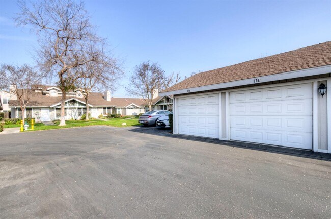 Building Photo - 5455 N Marty Ave