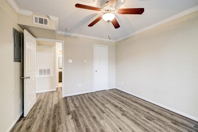Building Photo - 1600 W T C Jester Blvd