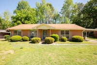 Building Photo - 3795 Meadowlark Dr