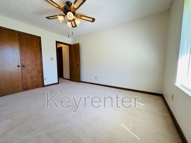 Building Photo - 857 Spinnaker Rd