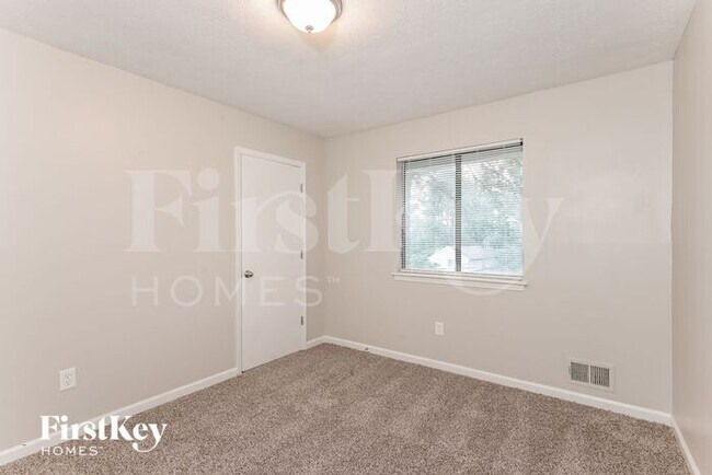 Building Photo - 3393 Hollow Tree Dr