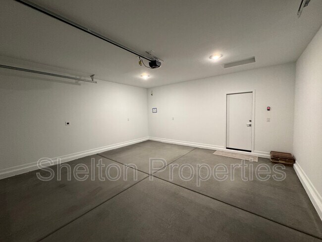 Building Photo - 14930 W Buckskin Trl