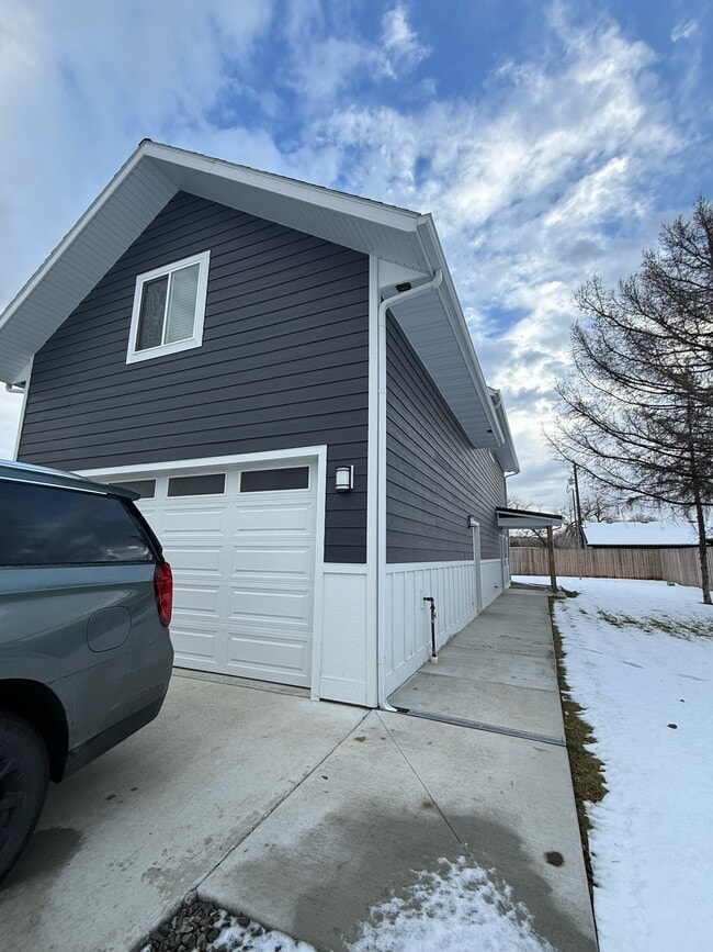 Building Photo - 651 Washington St