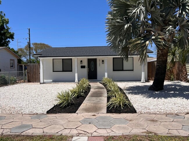 Building Photo - 5137 Dartmouth Ave N