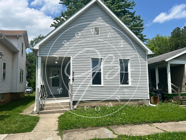 Primary Photo - 325 E Streicher St