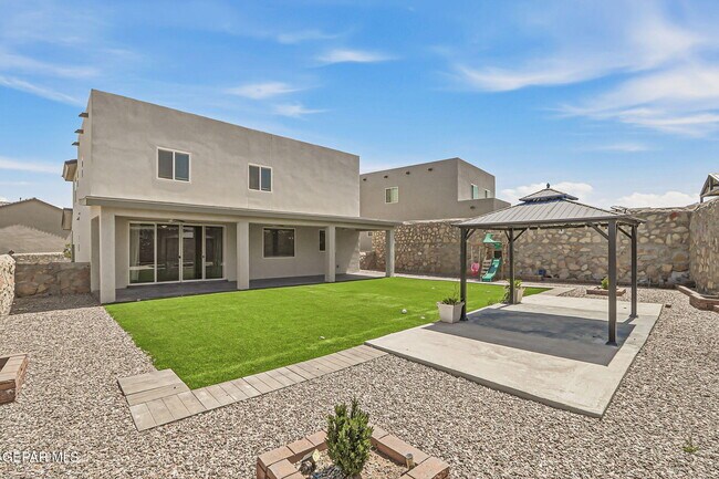 Building Photo - 13082 Oakhampton Ave