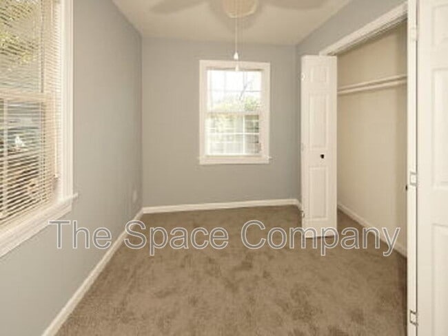 Building Photo - 98 Sans Souci St