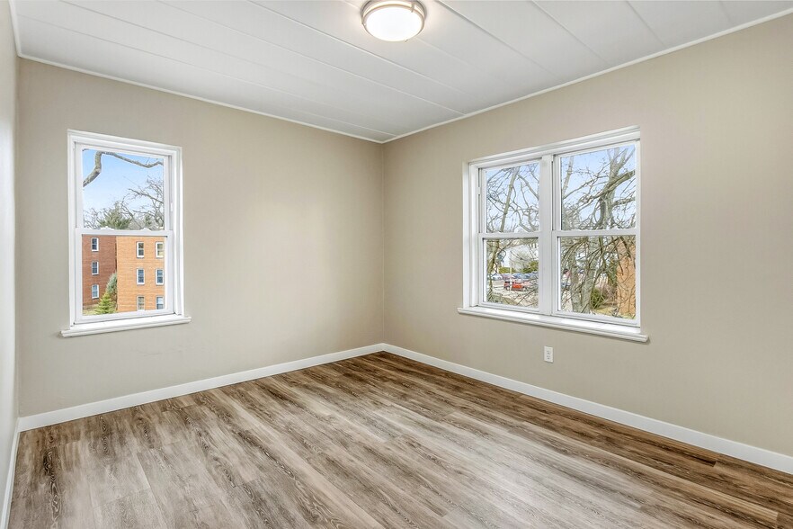 Building Photo - 24 Sherman Ter