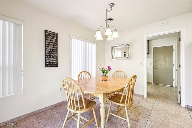 Building Photo - 3013 Sungold Dr