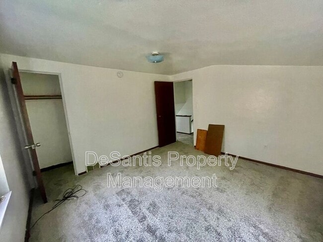 Building Photo - 447 Idlewood Rd