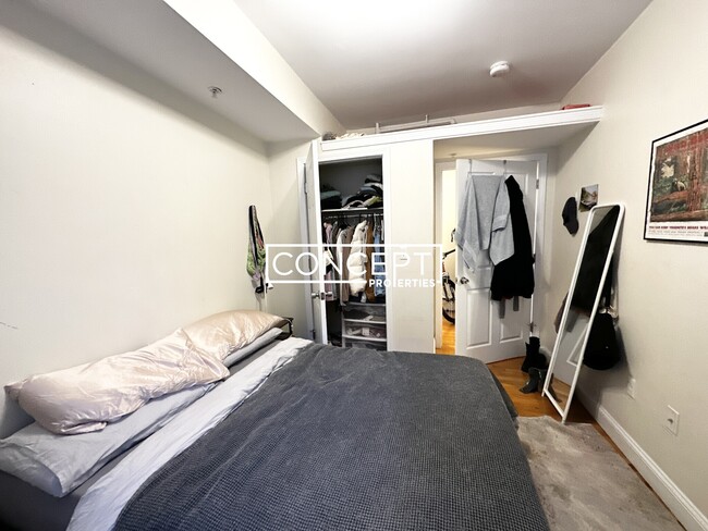 Building Photo - 84 Fenway