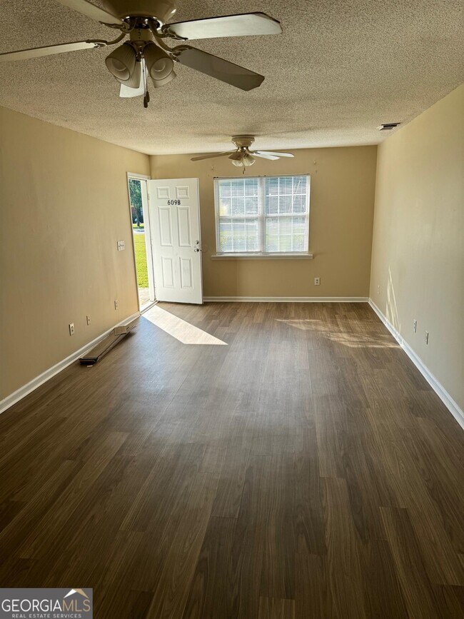 Building Photo - 609 Yorktown Pl