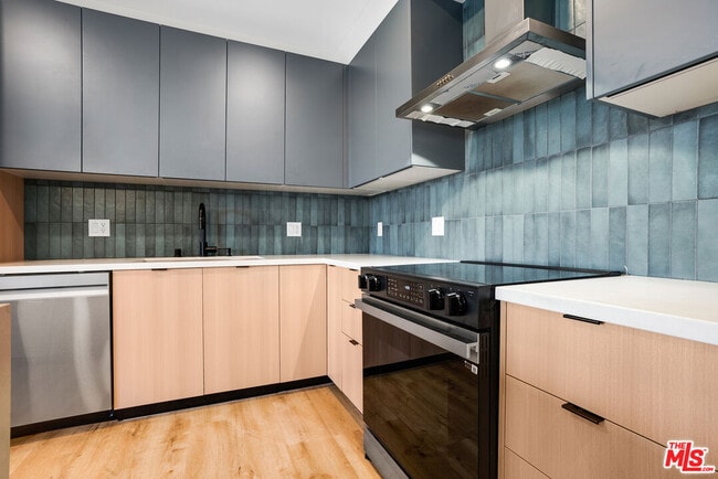 Building Photo - 5657 Virginia Ave