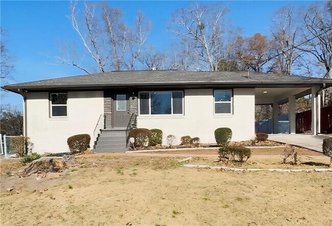 Building Photo - 1766 Flintwood Dr SE