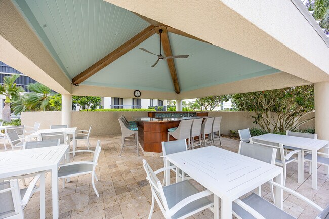 Building Photo - 4551 Gulf Shore Blvd N