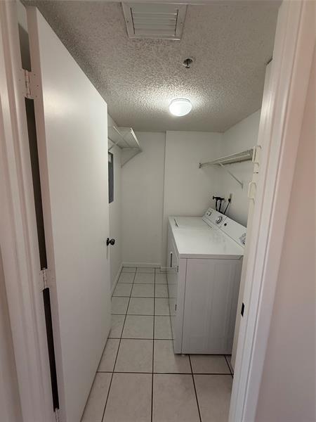 Building Photo - 2334 S Cypress Bend Dr
